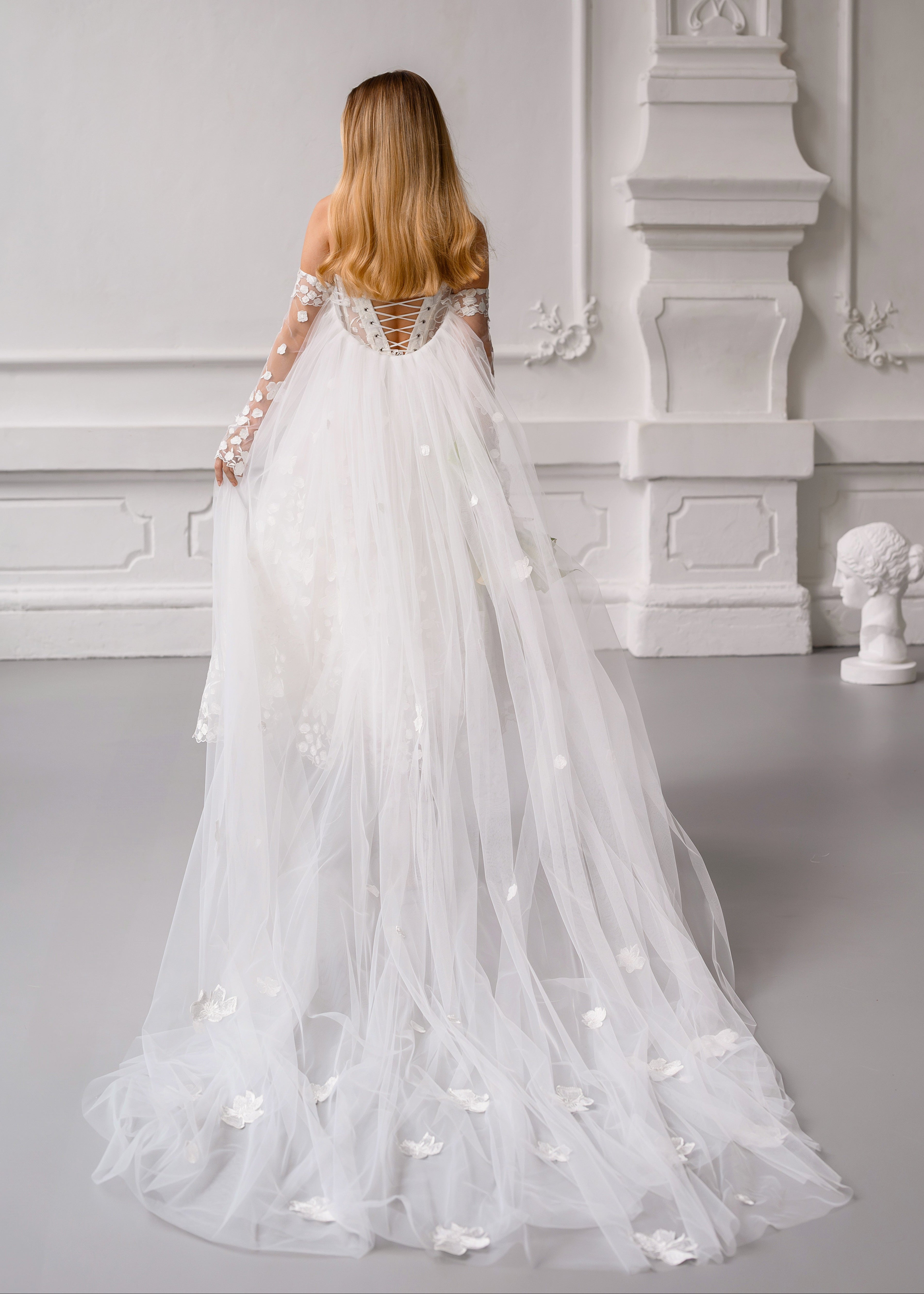 سيلين + عباءة وقفازات