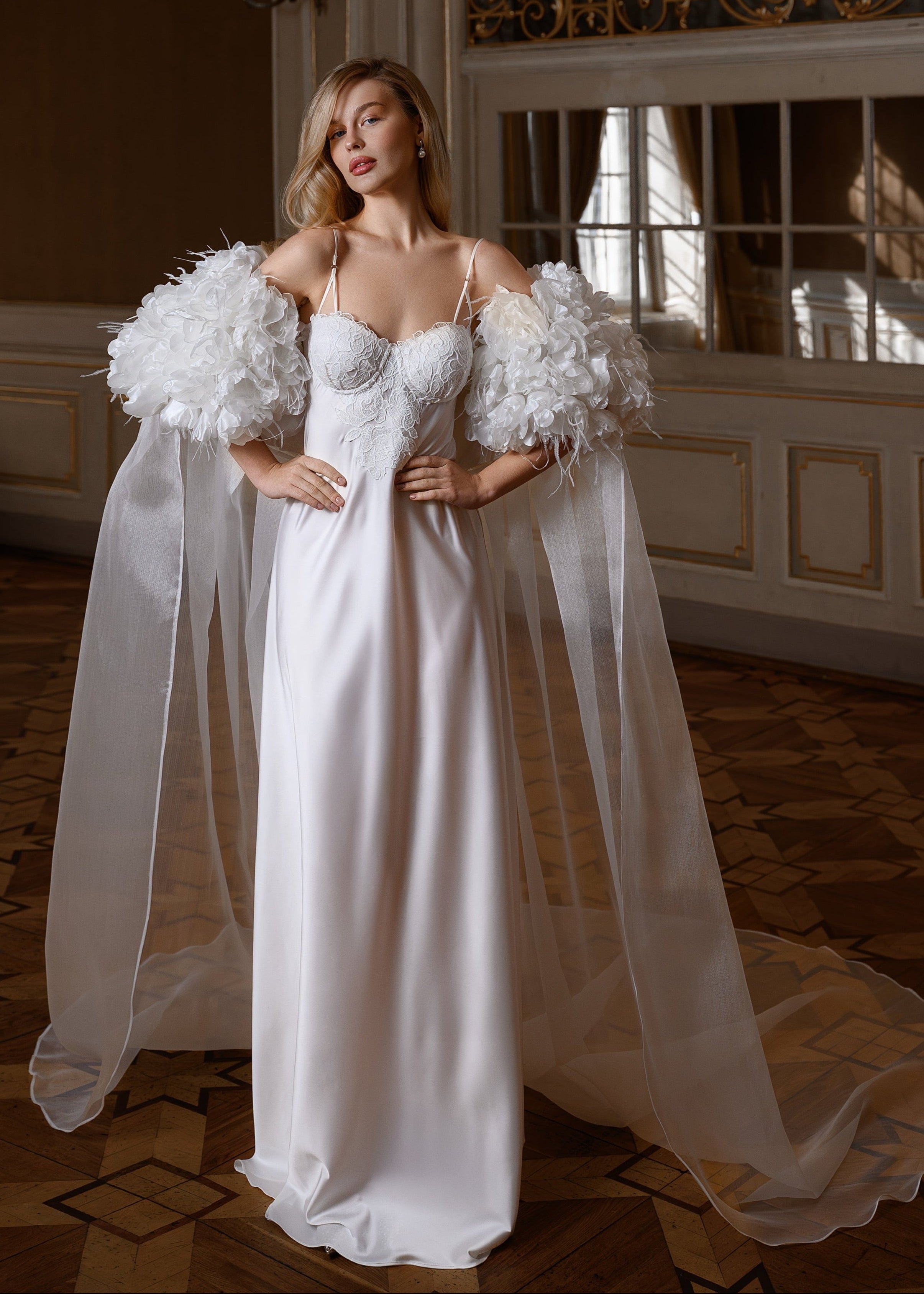 عباءة زفاف فاليري