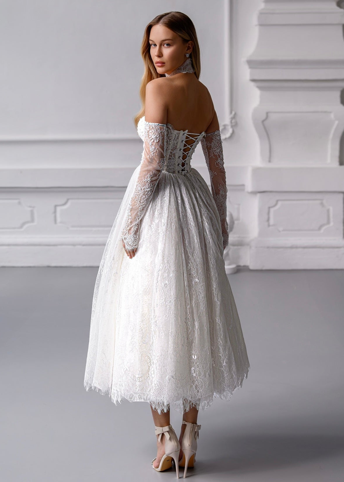 فستان مارتينا متوسط ​​الطول