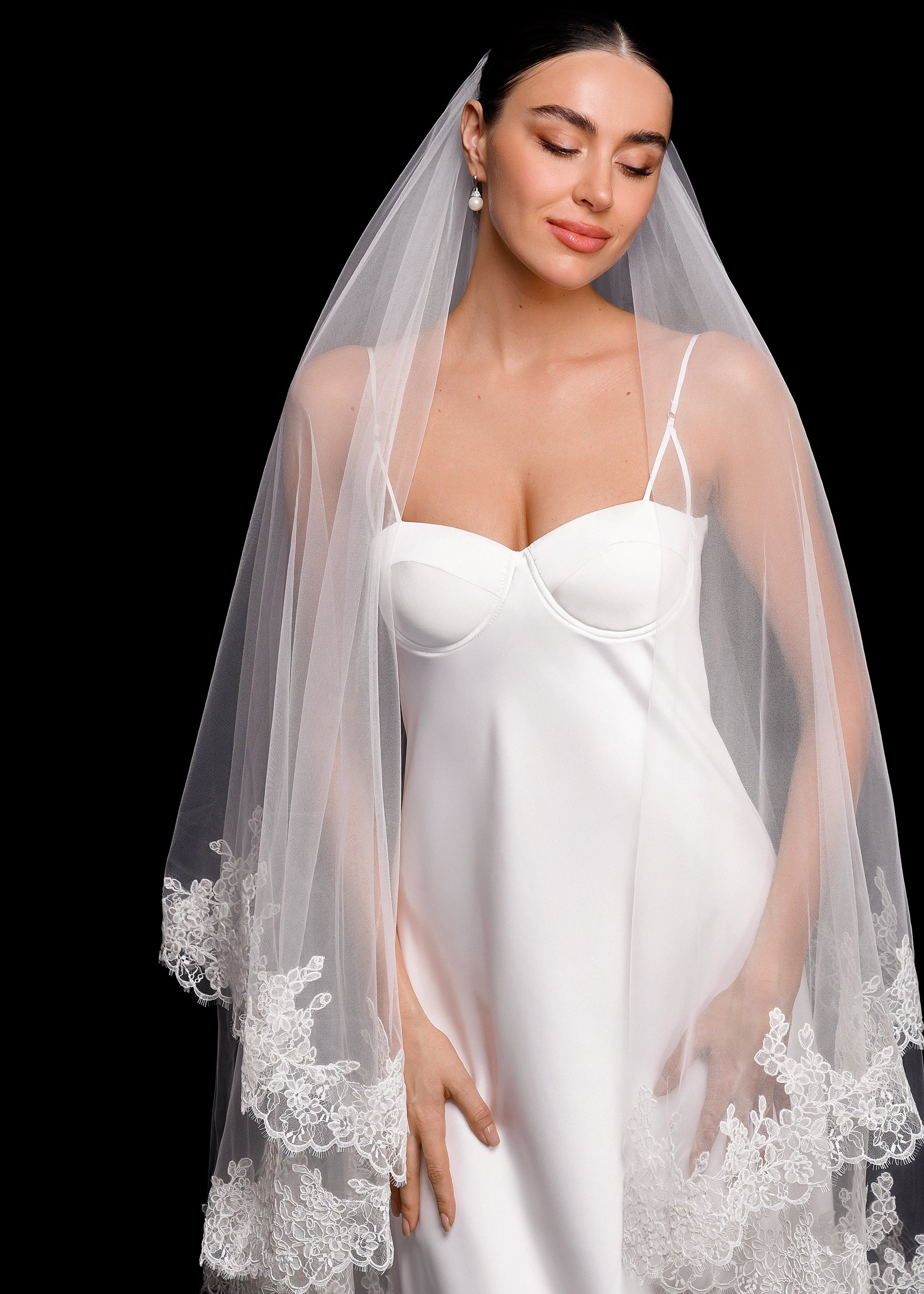 طلب مسبق لألبوم Veil Madonna