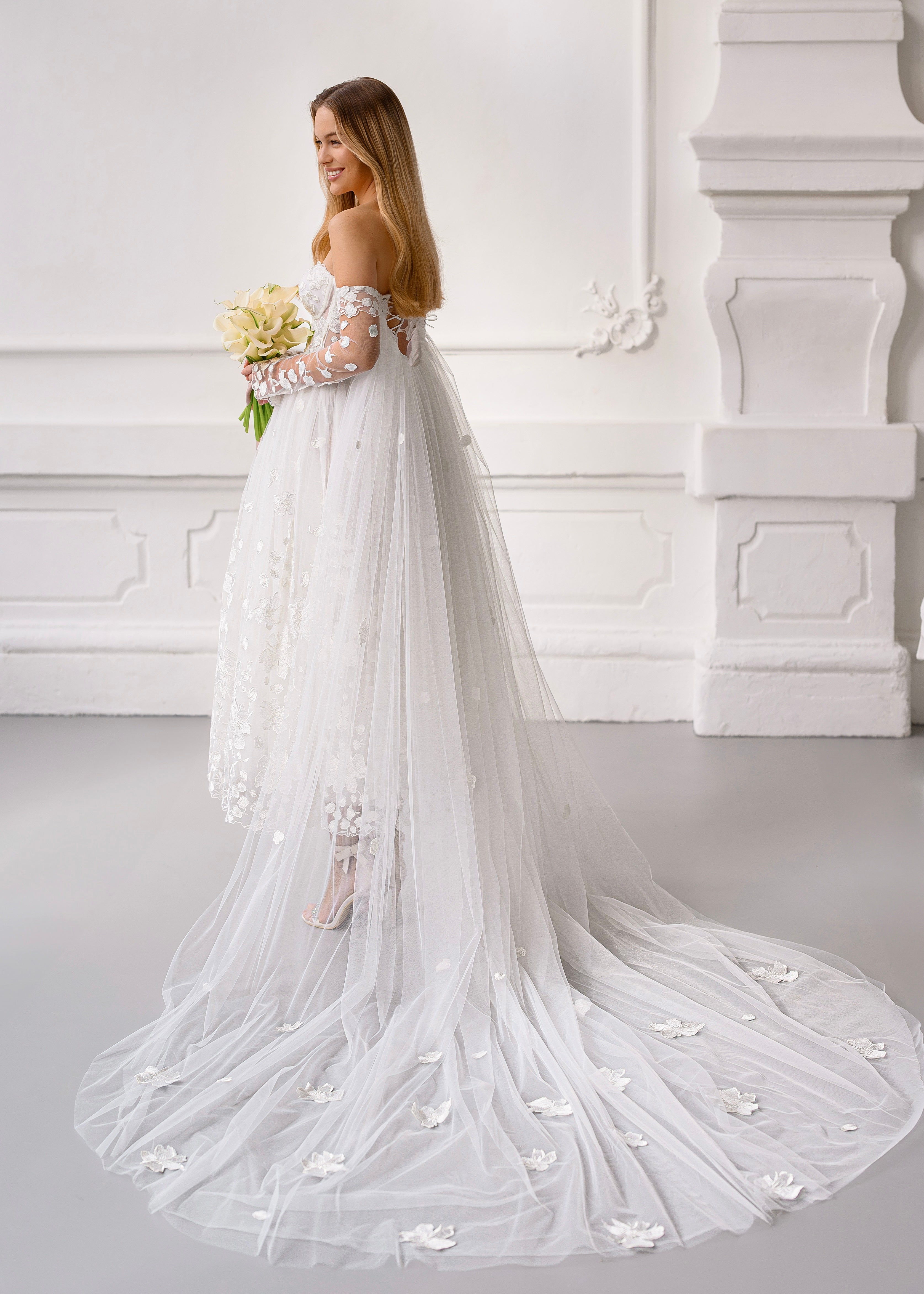 سيلين + عباءة وقفازات