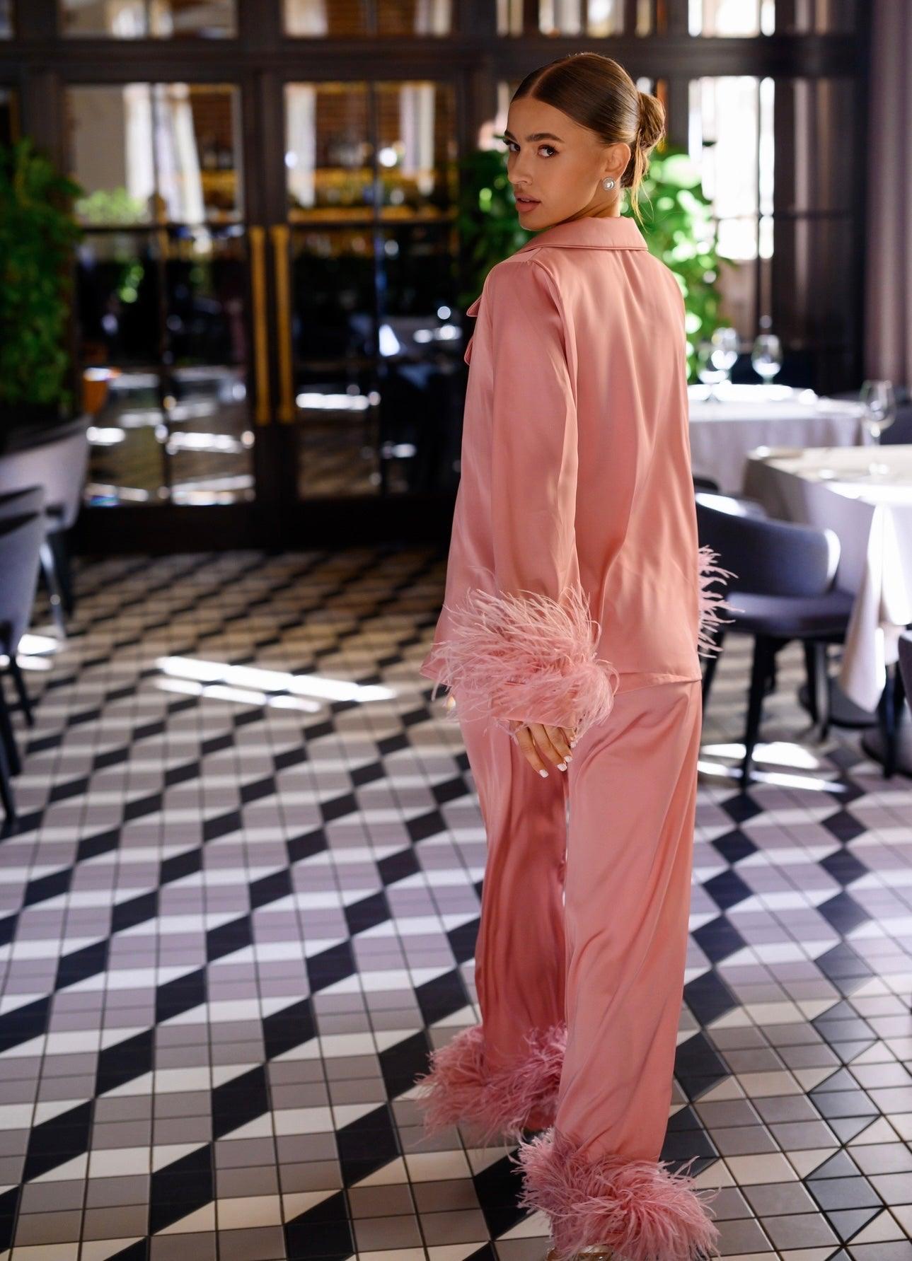 Emilie Pink - voirbride