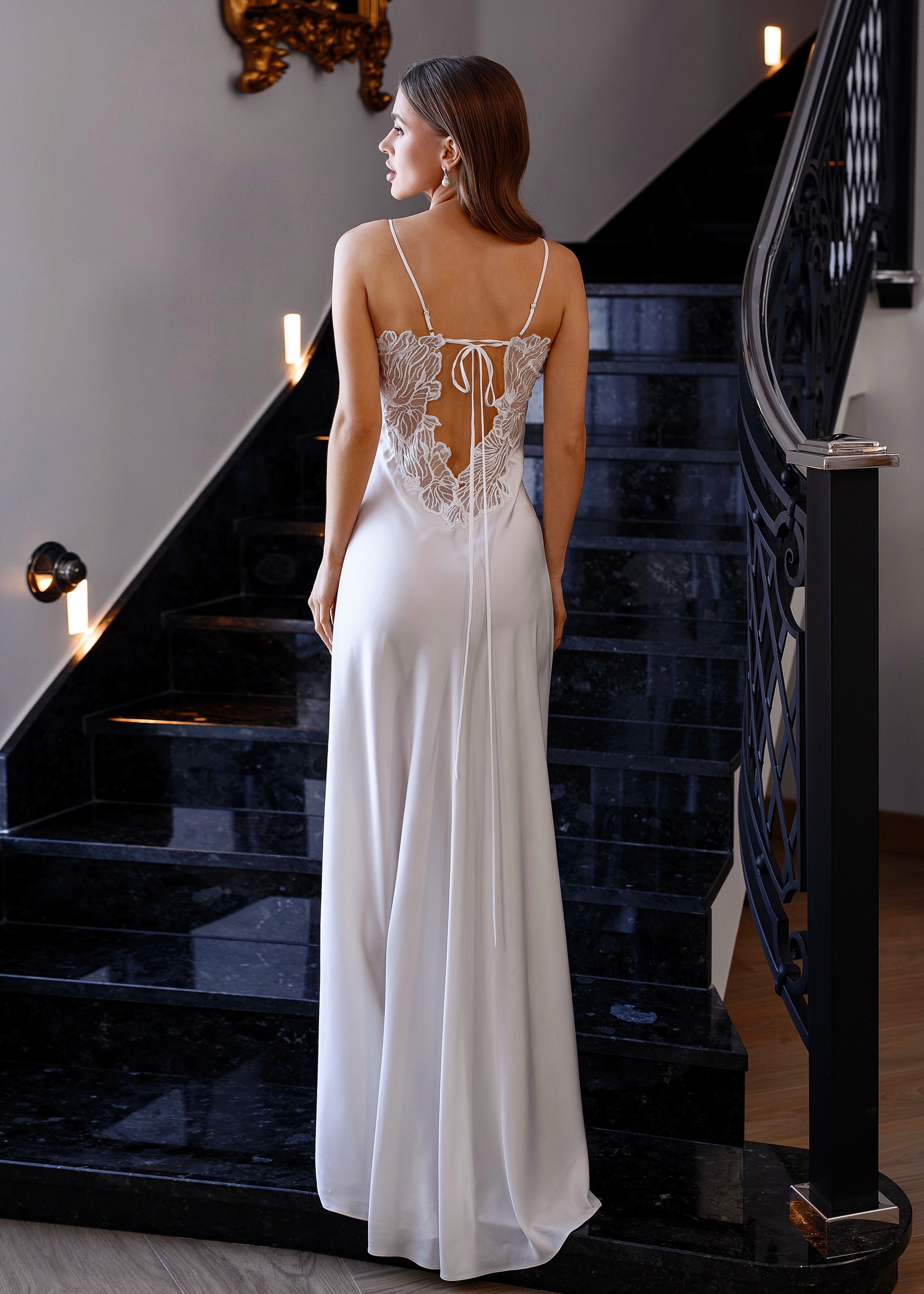 فستان لورا الانسيابي 